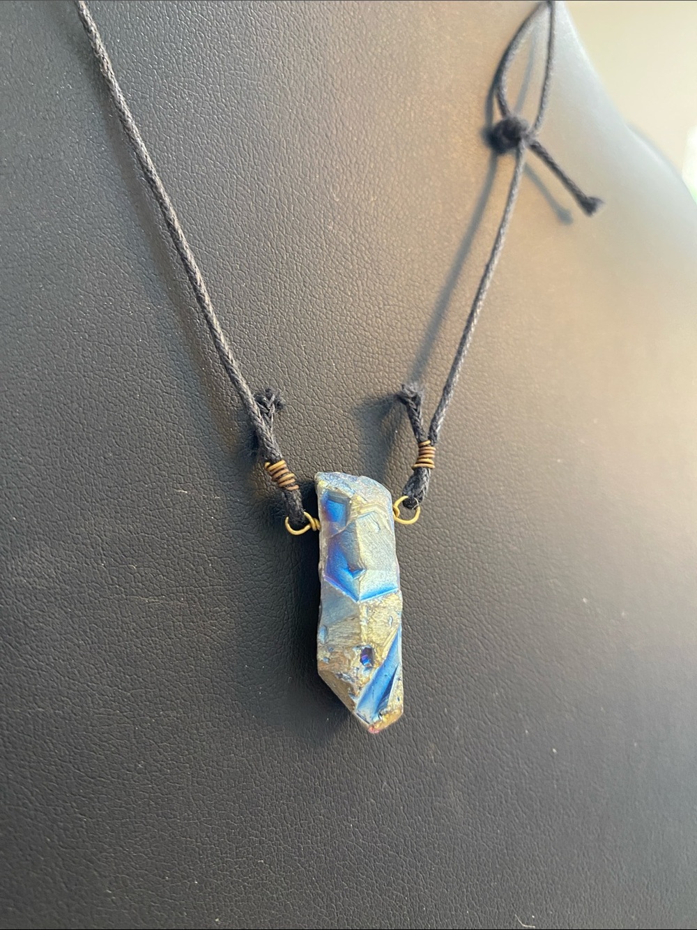 Handcrafted stone Pendant Necklace - Women Jewelry - Picture 2 of 3